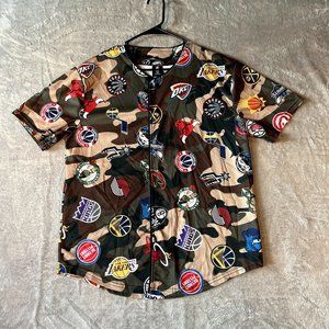 NBA Team Logo Button Down Shirt Men's Large Green Short Sleeve Jersey